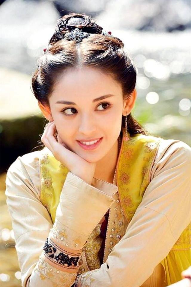 古力娜扎大唐明月定妆路透曝光红色汉服造型太美艳