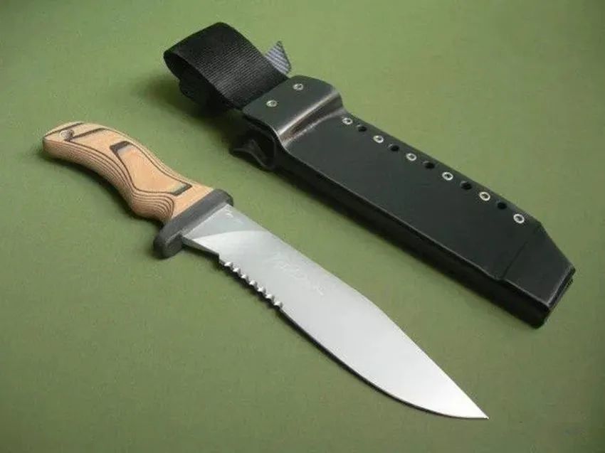 堪称完美的战刀之王,疯狗战术刀究竟厉害在哪?