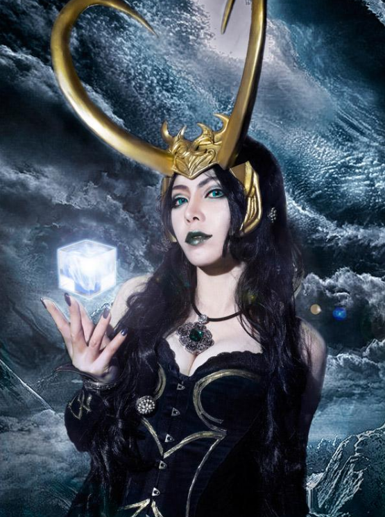 漫威神级cosplay,惊奇队长超越原版,女洛基犹如一位女王