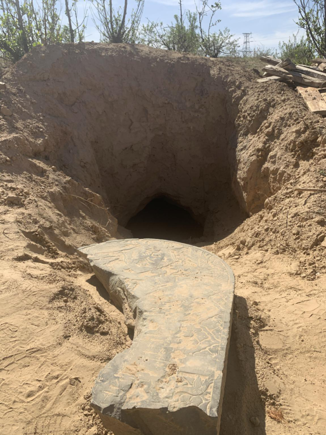 马乐宽活埋生母的废弃墓地,距离他居住的地方只有几公里.