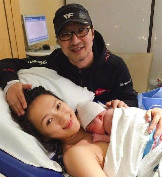 章子怡|被养女直追颜值，亲女儿却神似汪峰，章子怡带娃爬山破怀孕消息