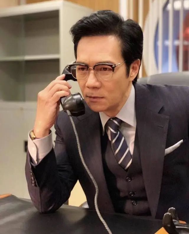 香港男演员五六十岁的图片