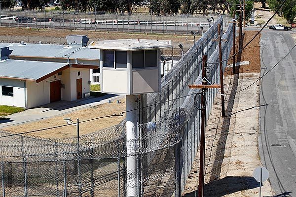 美国多名囚犯为获释故意聚集以感染新冠，一周后20多人真感染了-WordPress极简博客