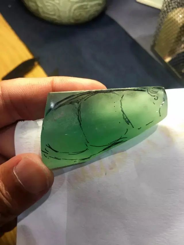 高冰晴|切涨的木那翡翠原石，看着都流口水，太棒了！