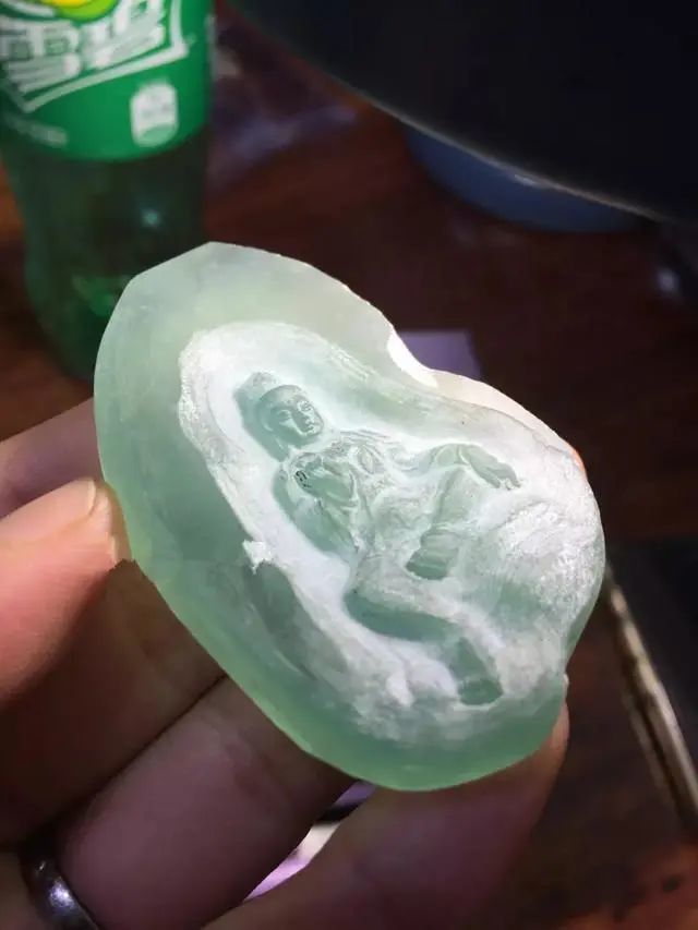 高冰晴|切涨的木那翡翠原石，看着都流口水，太棒了！
