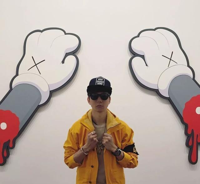 唱不好歌就得继承家产的林俊杰自创潮牌亲身带货奔四却不显老