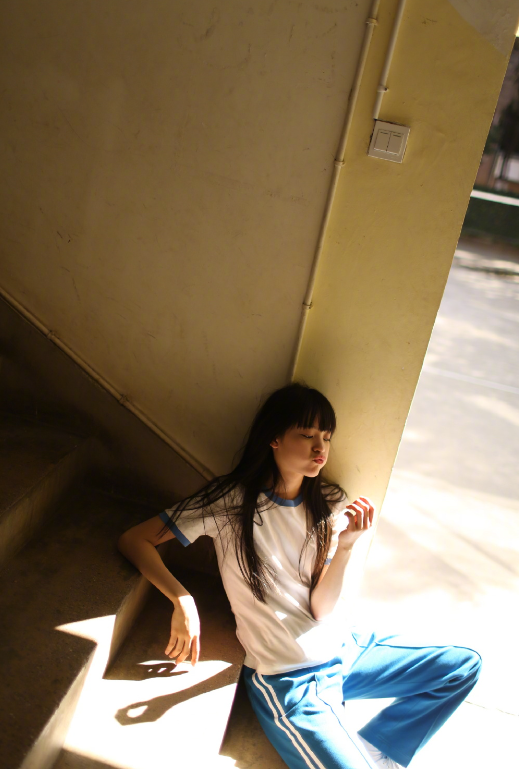 欧阳娜娜穿校服,却穿出许多人的青春?原来齐刘海比中分更合适