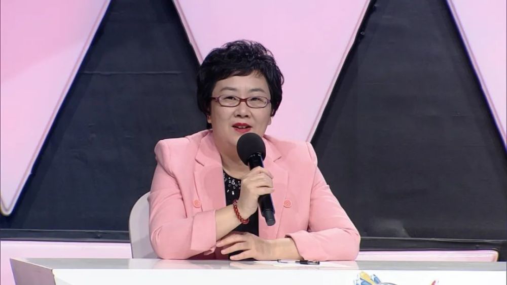 本期节目特邀爱派传人,莲小君老师外甥女金倩,与《模唱大师秀》老朋友