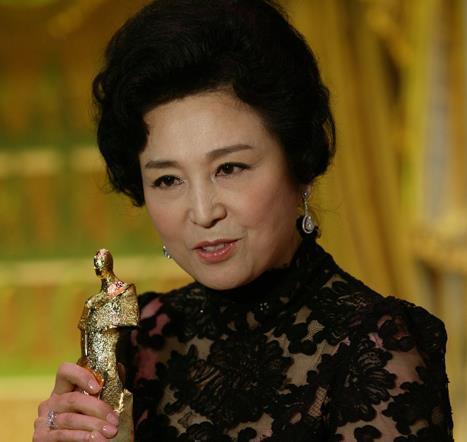 韩惠淑年轻时美到窒息 出演爱在何方走红 为照顾4个妹妹终身未婚