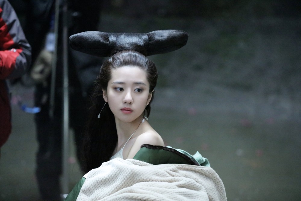 李凯馨拍摄《倩女幽魂》入戏太深 现场血管意外爆裂竟未知