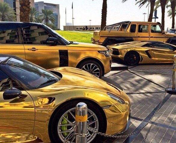 看到沙特王子的车库,才知道迪拜王子都不算什么,一块车牌能买法拉利