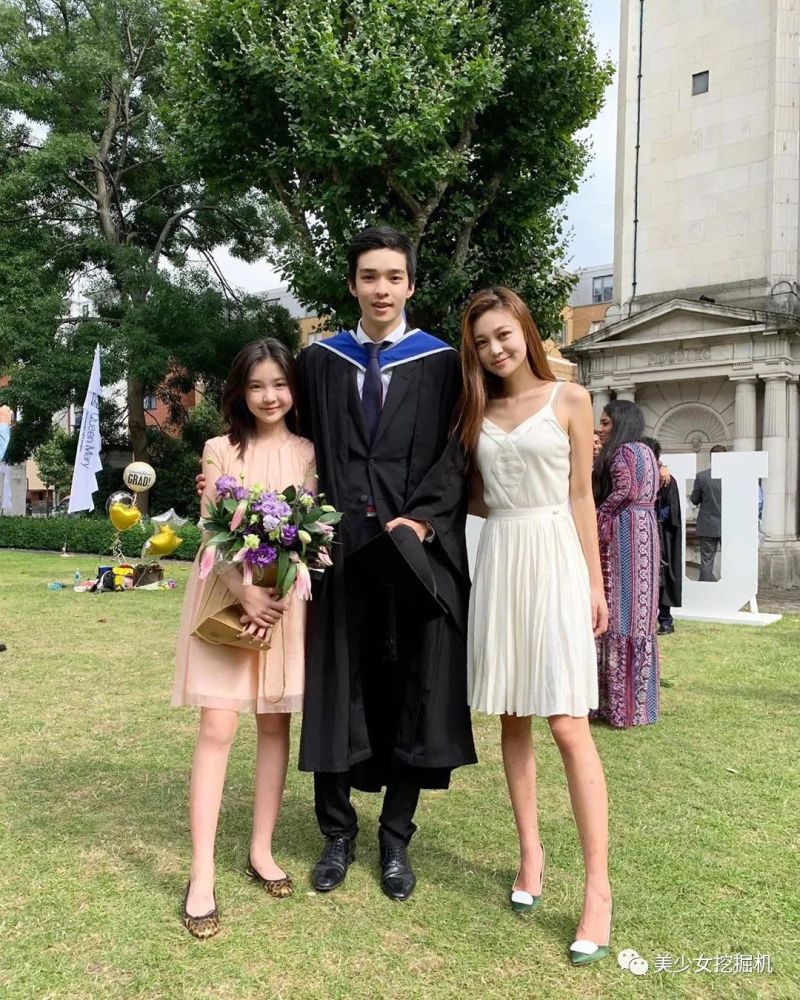 被夸中国版jennie的猫系幼幼脸美少女居然是全家最丑的