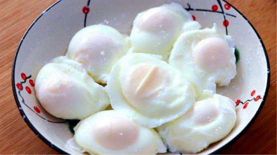 原来水煮荷包蛋这么简单,大厨教你3步,一次