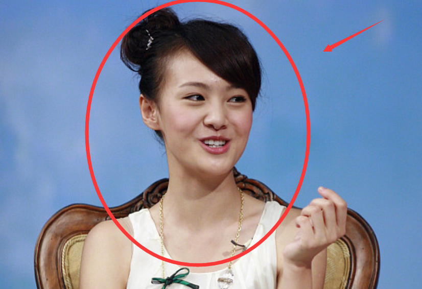 郑爽出道照堪比"整容",离开百万修图师后,粉丝异口同声说认不出