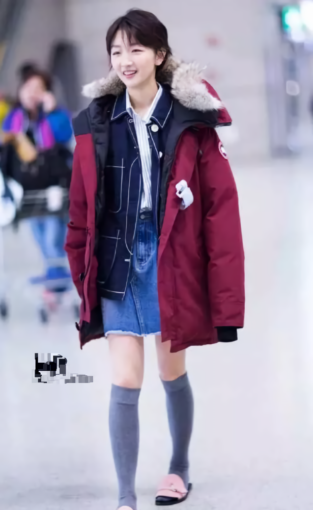影后周冬雨演技不俗连上脚的鞋都这么狠
