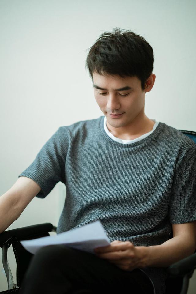 比如"孔武有力","模样甚伟,雅量不凡",比如"文质彬彬,微文儒雅","面若