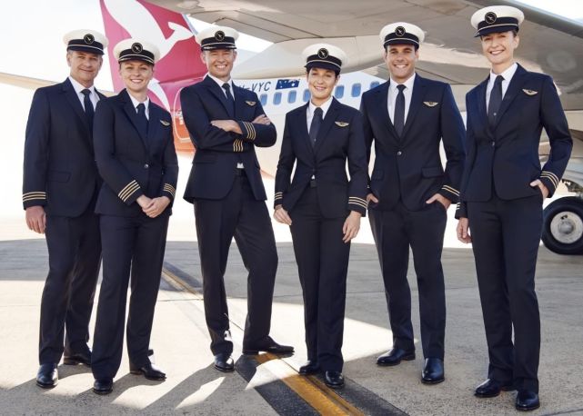 因疫情面临下岗的英国民航飞行员有了新出路或借调去空军开飞机