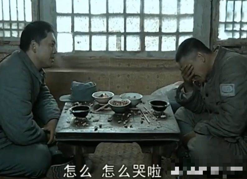 亮剑当魏和尚被杀害老版李云龙痛哭流涕很自责新版却忍不住想笑