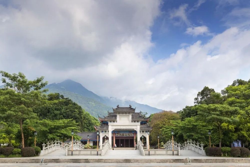 沖虛古觀--摩崖石刻--稚川丹灶--朱明洞--東坡亭--會仙橋--洗藥池