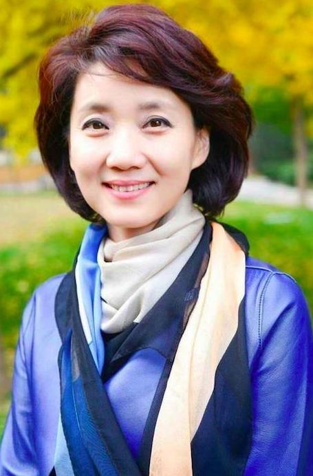 最美国脸李修平26年无失误52岁退居幕后两段婚姻无儿女