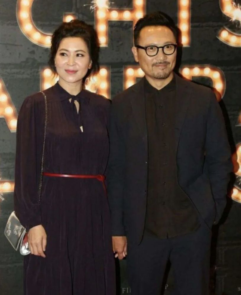 恭喜!52岁苏玉华结束24年爱情长跑,与男友潘灿良正式结婚