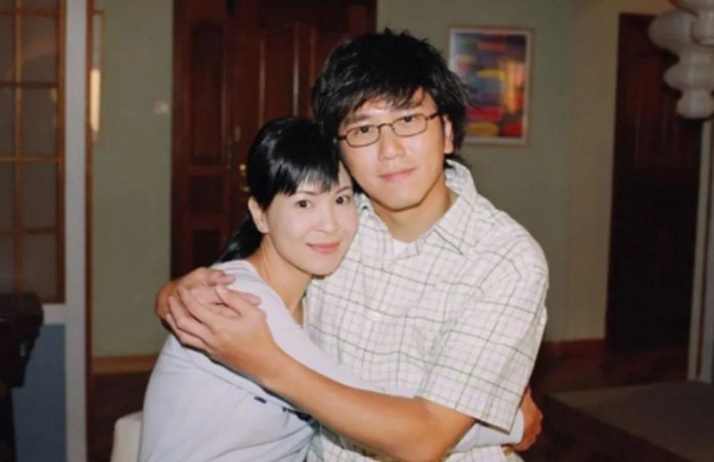 美女厨神苏玉华终于嫁人啦!爱情长跑24年!佢老公系边个?你肯定见过!