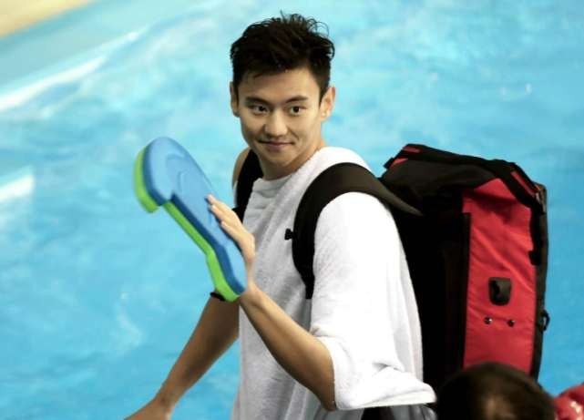 这个时候,昔日游泳世界冠军宁泽涛发声了,可能不是针对孙杨,但却让人