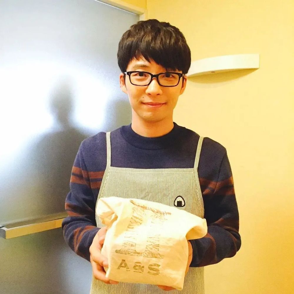 星野源被网友恶搞,曾与新垣结衣演夫妻