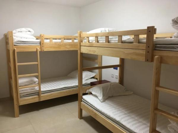 每人一个大礼包高铁司机间休室欢迎武汉兄弟归来