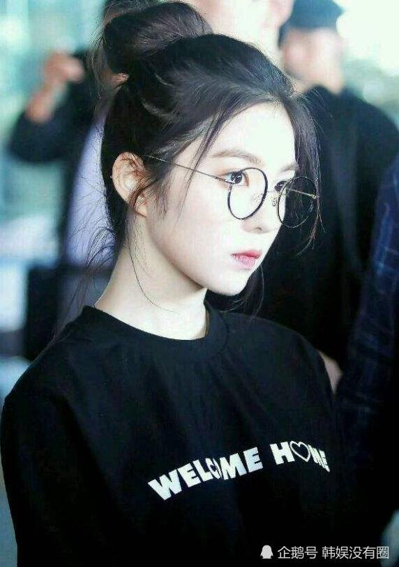 irene裴珠泫当选最适合戴眼镜的女艺人iu泰妍等人均上榜