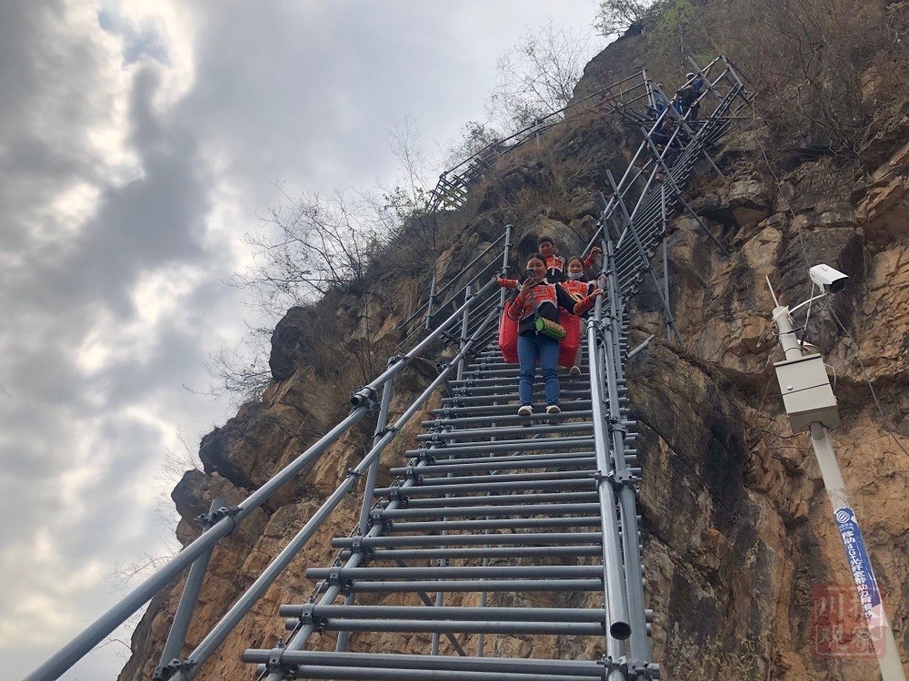 悬崖村搬家 | 下山进城这天,"悬崖村"贫困老乡的n个表情