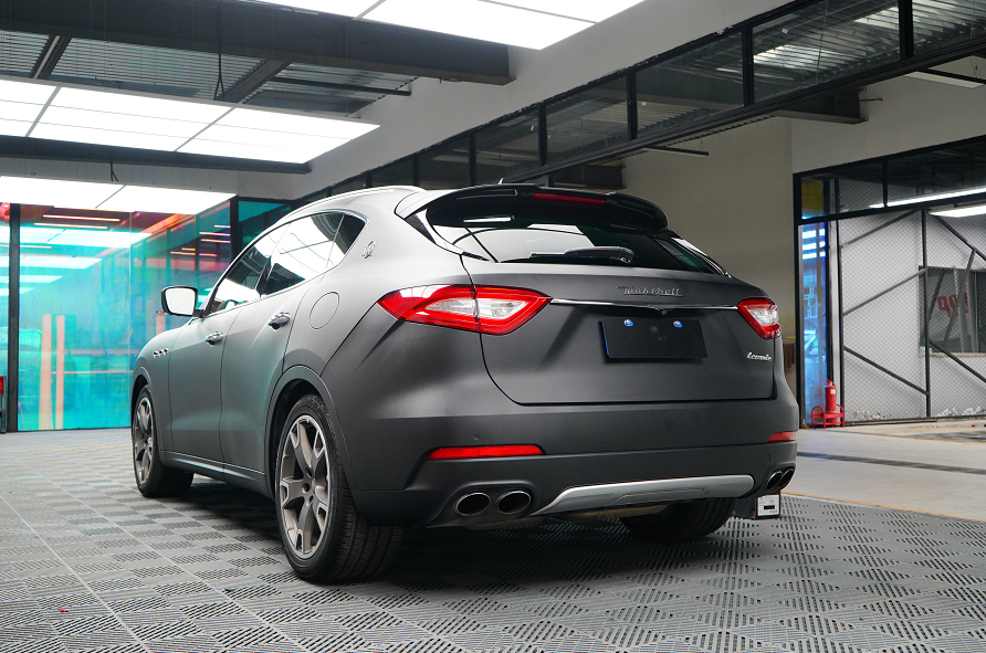 改色磨砂黑后的玛莎拉蒂莱万特 才能显出十足的越野王者范