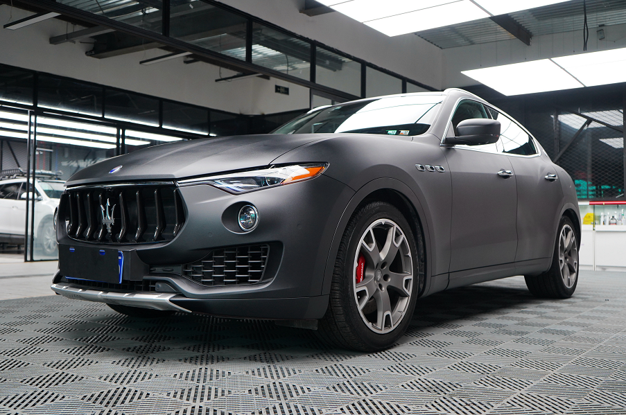 改色磨砂黑后的玛莎拉蒂莱万特 才能显出十足的越野王者范