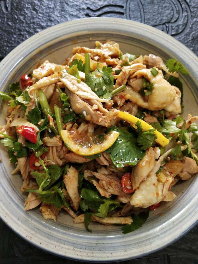 柠檬手撕鸡的做法,酸辣开胃简单爽口,一看就会喜欢收藏