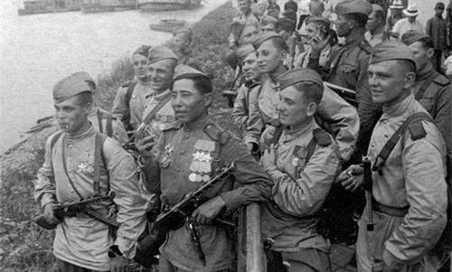 则是八四六一步兵特别旅,这就是中苏国际旅即中国远东军的诞生过程