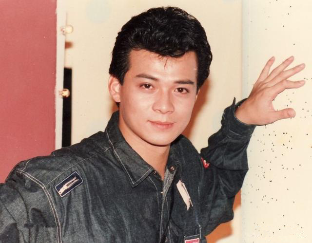 83版靖哥哥黄日华为血癌妻子花光家产结婚32年不离不弃