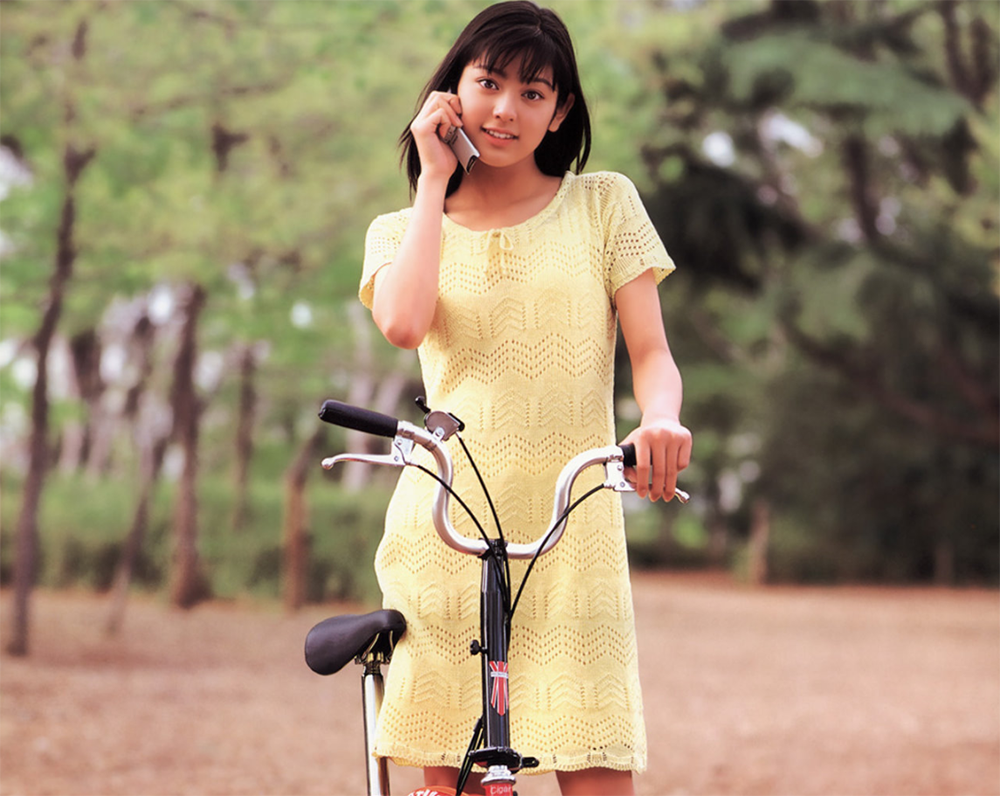 90年代,松本莉绪曾以艺名"松本惠"出演过不少日剧,包括《金田一少年