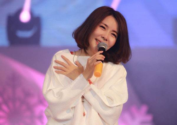 入那英组,还曾经和张碧晨pk过,但是很可惜的是,魏雪漫最终止步于四强