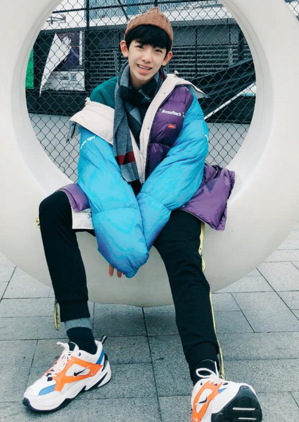 还记得"撞脸邓伦"的火麒麟吗?16岁身高180,穿高腰裤腿长让人羡慕