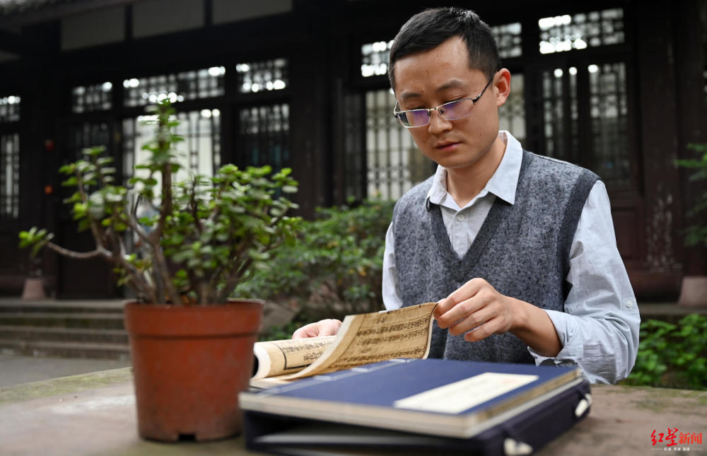 国宝守护人伴青灯黄卷的是一腔热爱杜甫草堂张宏