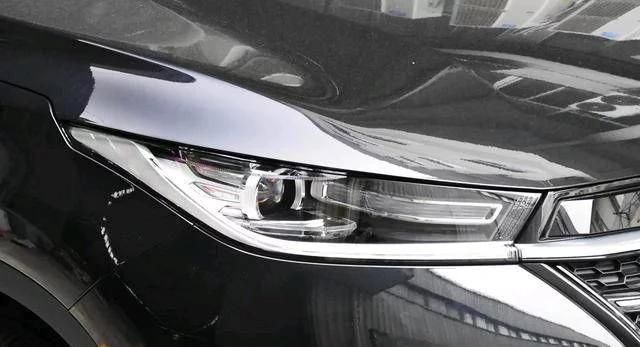 贯穿式的led大灯组