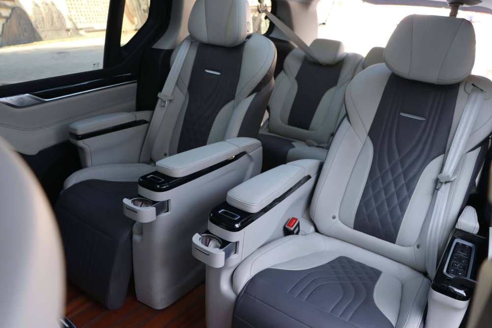 三款配备航空座椅的豪华mpv对比!
