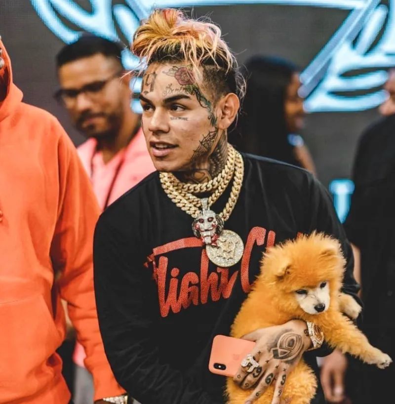 6ix9ine身上珠宝近千万!解析他的炫富法宝!_腾讯新闻