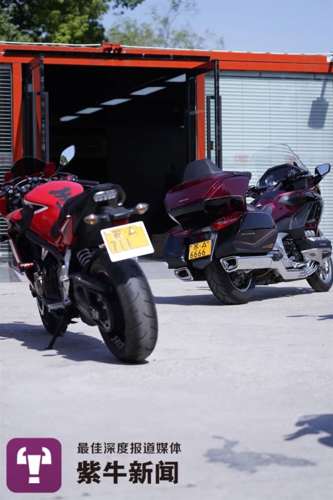 疯狂的铁皮!南京摩托车"大牌"价格飙至10万元_腾讯新闻