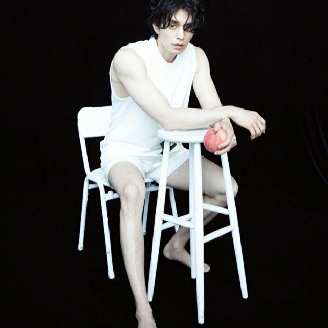 你们的地狱使者来了哦,这个腹肌你心动了吗?