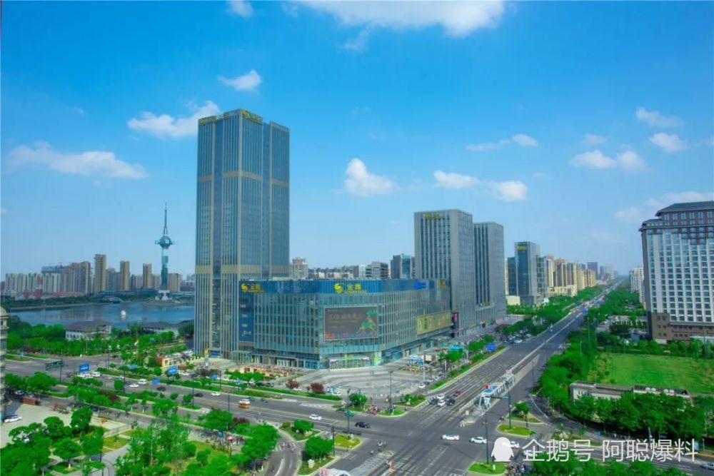 昆山市第一高楼金鹰国际百强县昆山市