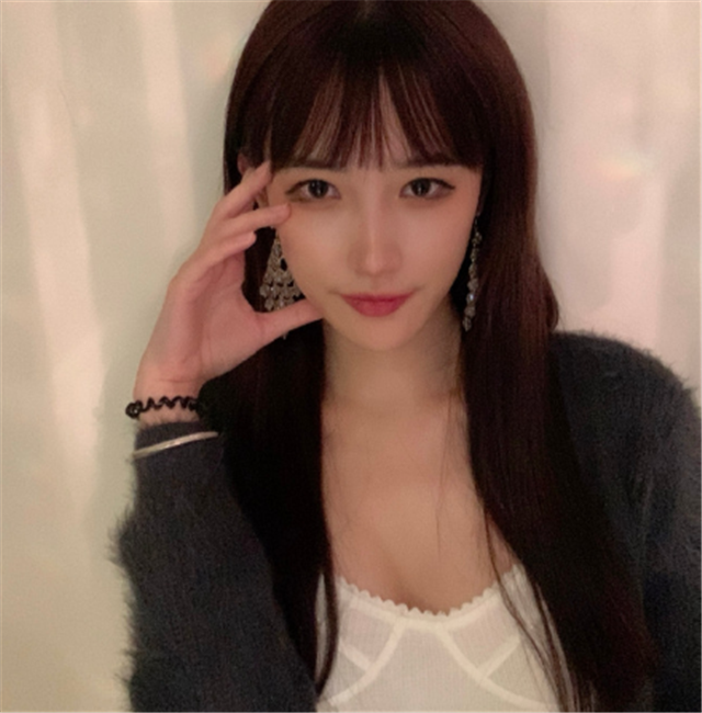 女主播豚豚开创唱歌新流派:举报流,一曲之后被久哥哥举报_腾讯新闻