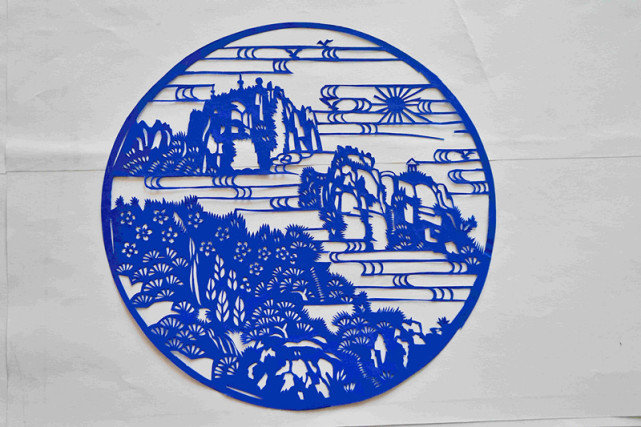 剪纸艺人剪出崂山十二景