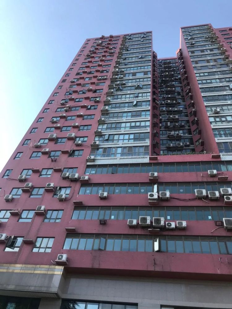 物华大厦地址/百度地图王先生:7层到24层232套住宅,只有5,6户人在这住