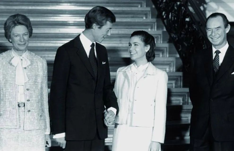 欧洲最富小王子诞生！妈妈贵族出身自带冠冕，婚纱镶5万颗珍珠…